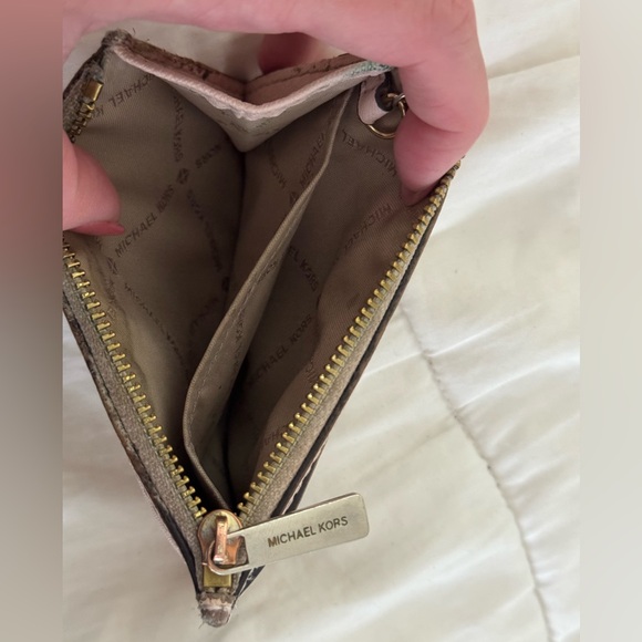 Michael Kors Cardholder Keychain Wallet - Picture 4 of 5